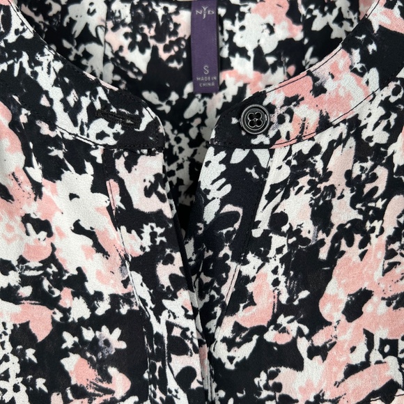 NYJD, Size: S, Pink/Black/white, Floral Motif, Silky and Loose Style Blouse 👚 - Picture 6 of 11